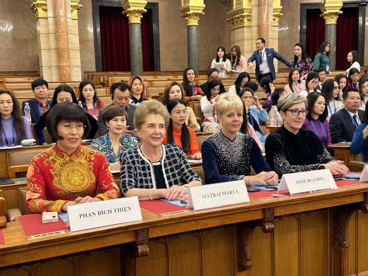 Hungarian parliamentary leader positive on sound relations with Vietnam